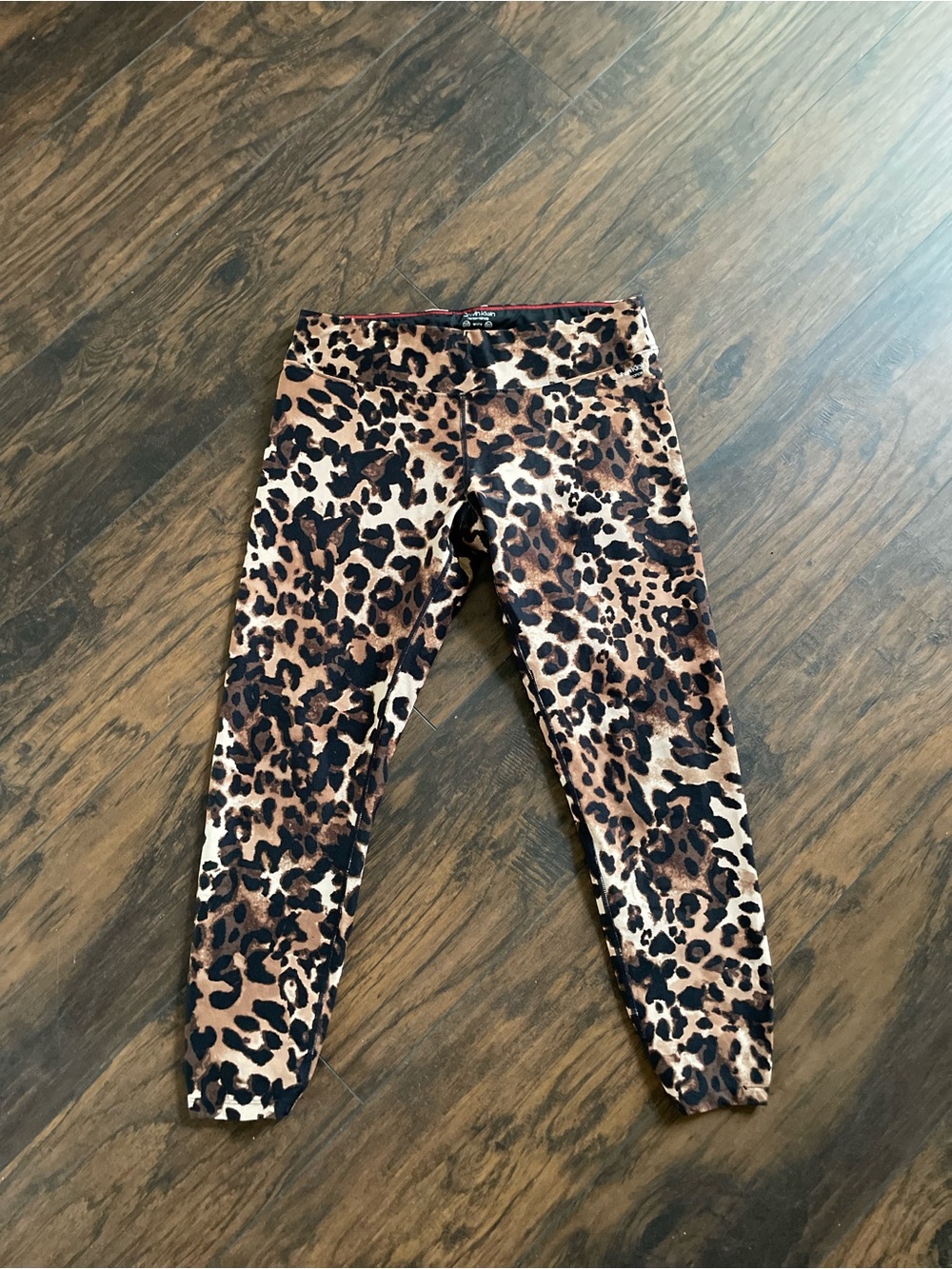 Calvin Klein leopard print capris leggings